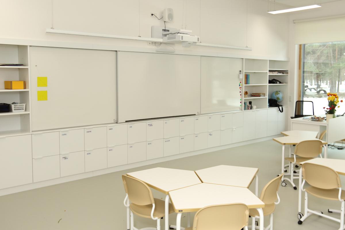 Sliding door board